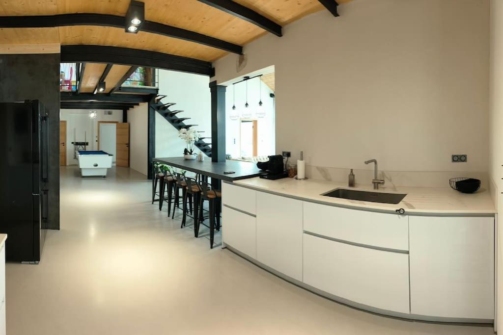 Industrial Luxury Nimes & Arles Vila Beaucaire  Exterior foto